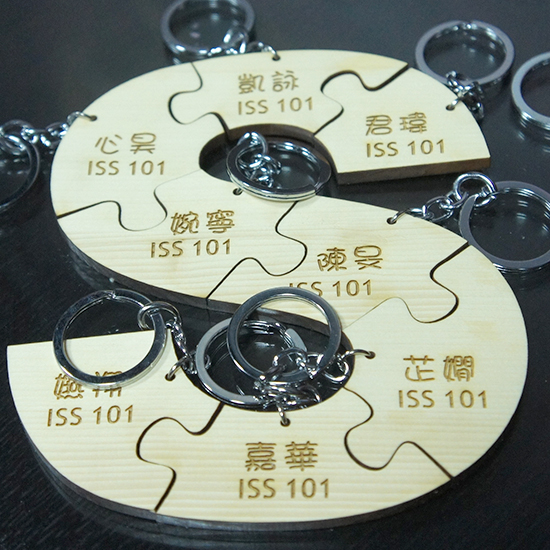 拼圖鑰匙圈，每一塊都是大家的心，將大家心團結起來，就什麼都不怕！